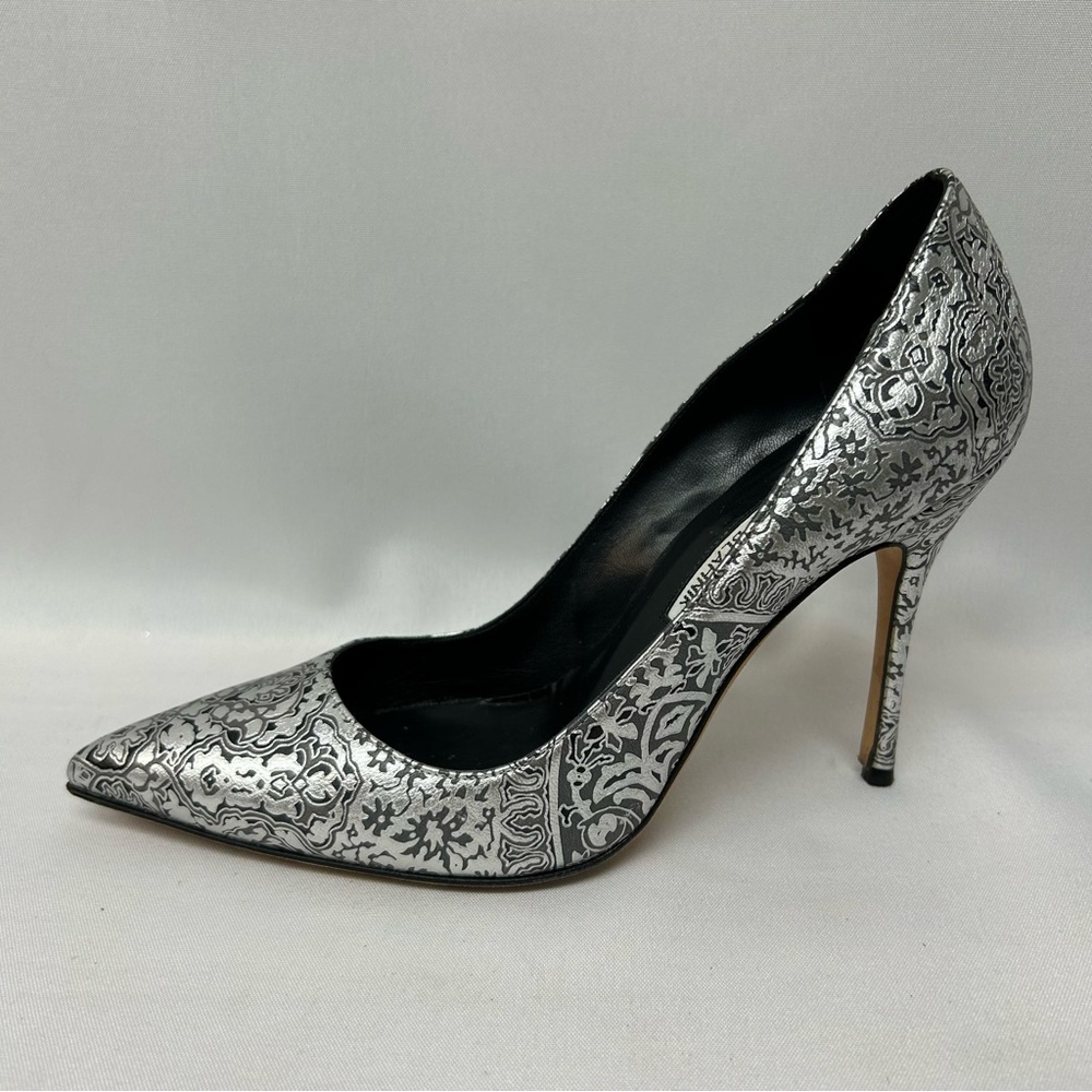 Manolo Blahnik Silver Metallic Patterned Pointed-… - image 7